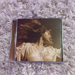 fearless (taylor’s version) cd, perfect condition. 2 cds
